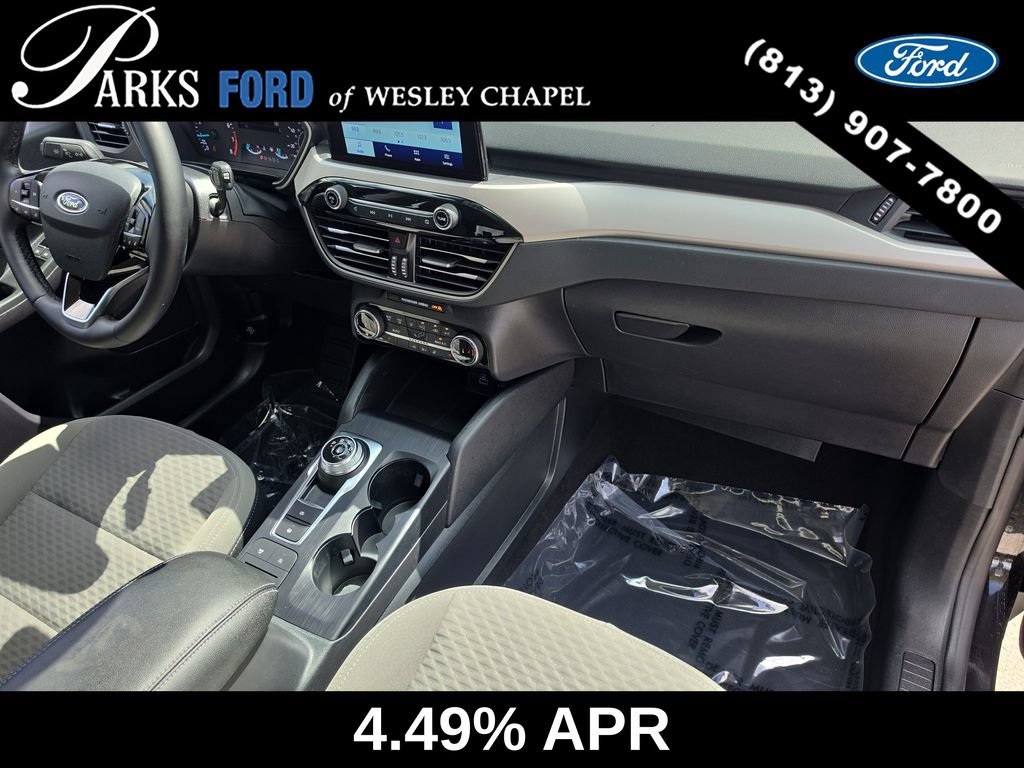 Certified 2022 Ford Escape SE w/ SE Sport Appearance Package FWD image 10