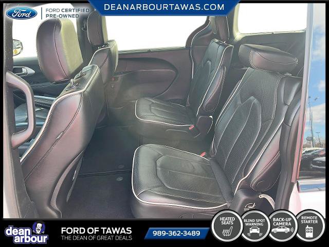 Used 2025 Chrysler Pacifica Limited FWD image 3