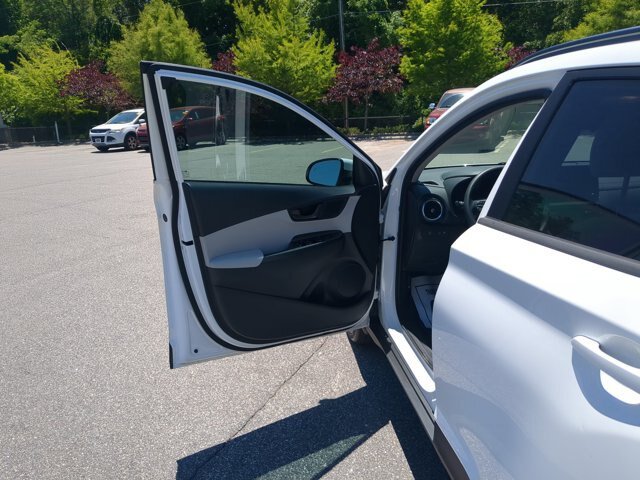 Used 2023 Hyundai Kona SEL w/ Cargo Package AWD/4WD image 13