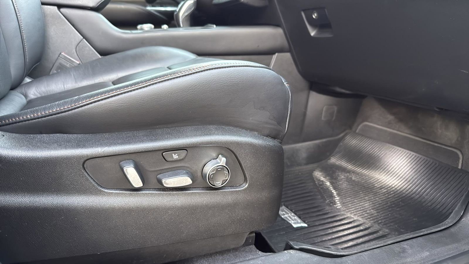 Used 2019 Cadillac XT4 Sport image 25