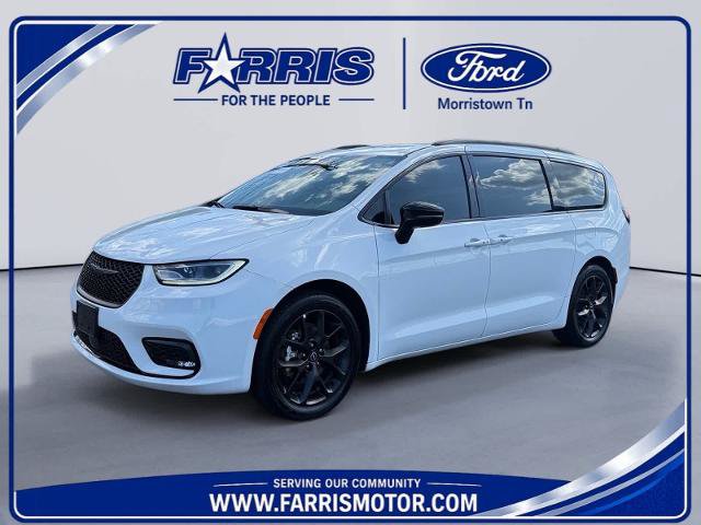 Used 2025 Chrysler Pacifica Limited FWD image 1