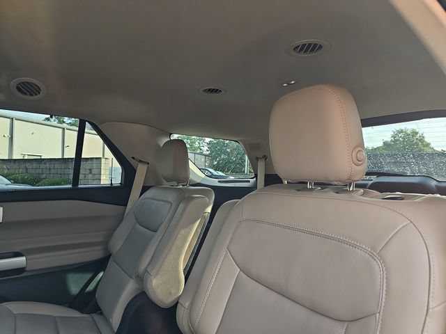 Certified 2020 Ford Explorer Limited RWD image 17