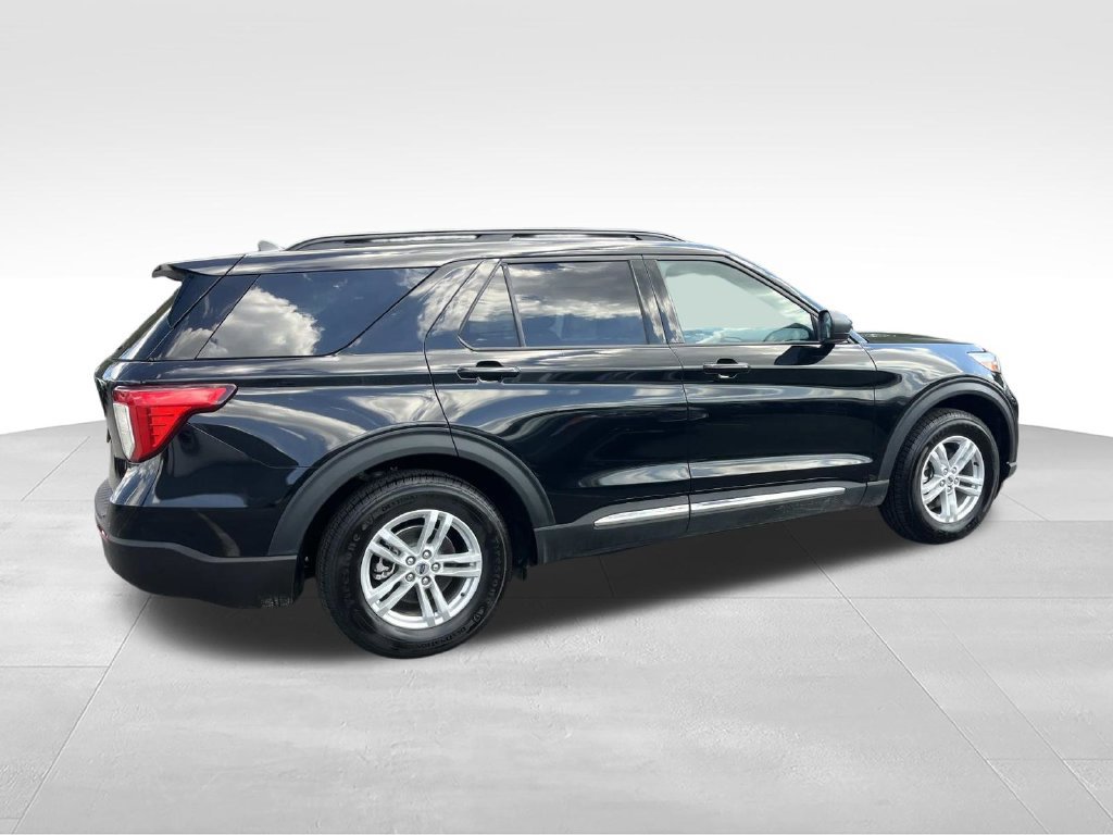 Certified 2022 Ford Explorer XLT RWD image 2