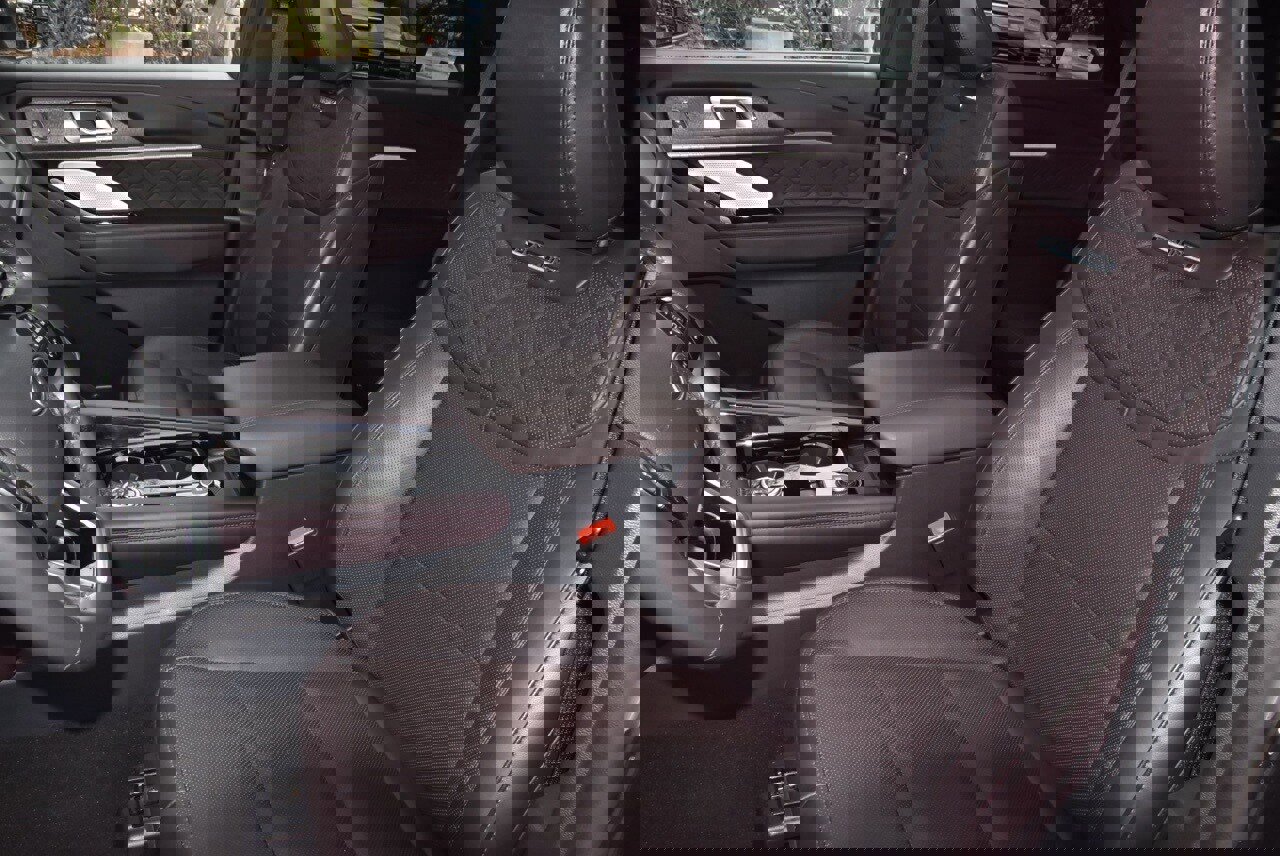 Certified 2025 Ford Explorer Platinum w/ LUX Leather Package image 33