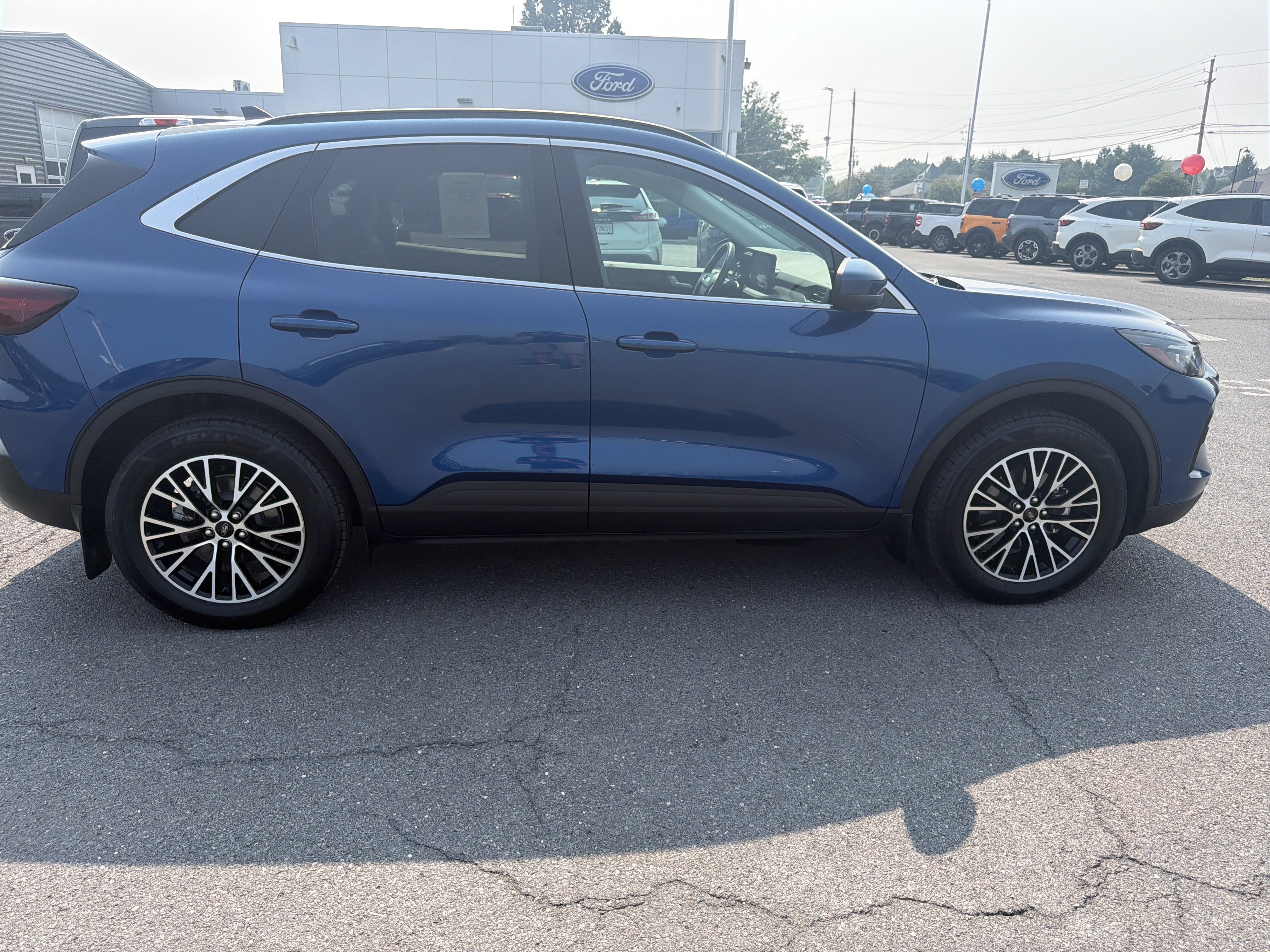 Certified 2023 Ford Escape SE w/ PHEV Premium Package FWD video 2