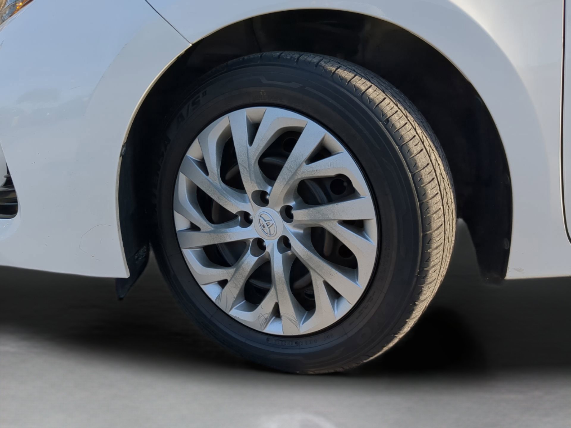 Used 2018 Toyota Corolla LE image 66