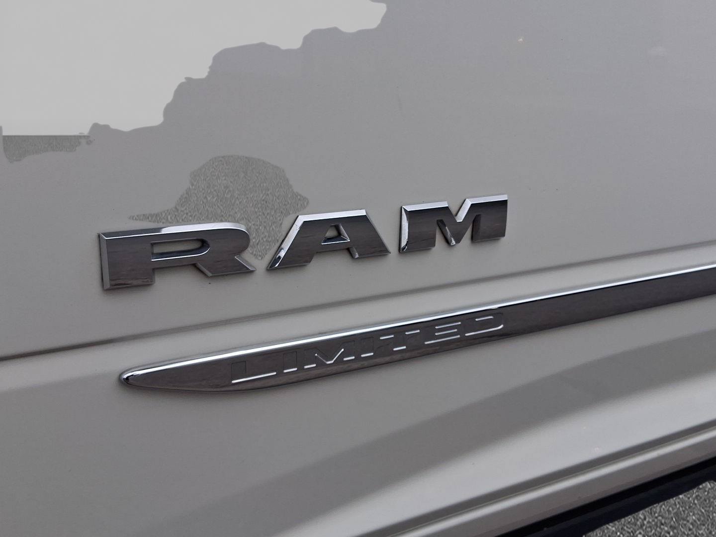 Used 2023 RAM 3500 Limited AWD/4WD image 12