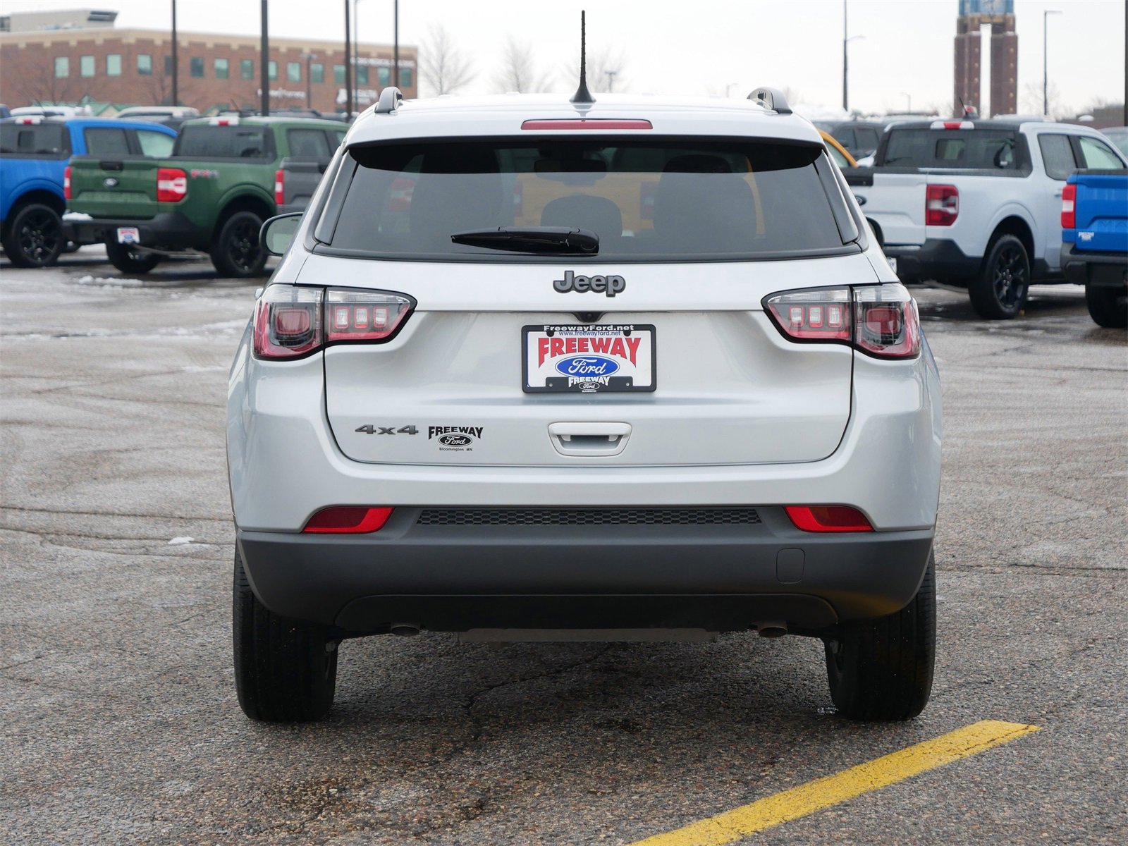 Used 2025 Jeep Compass Latitude w/ Altitude Special Edition image 3