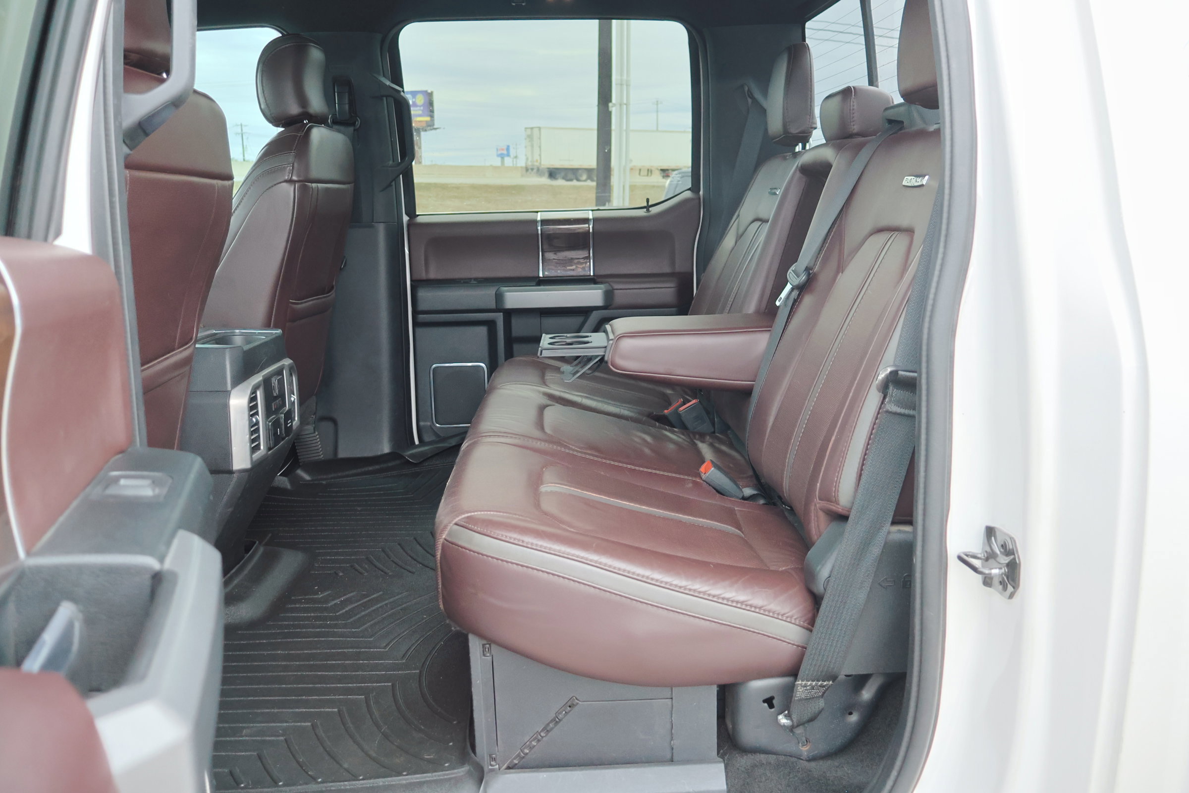 Certified 2017 Ford F250 Platinum w/ Platinum Ultimate Package image 32