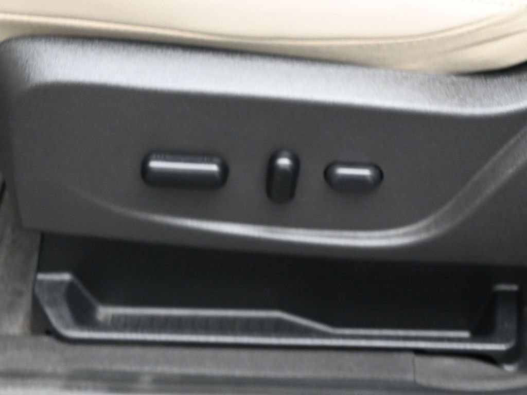 Certified 2019 Ford Escape Titanium FWD image 37