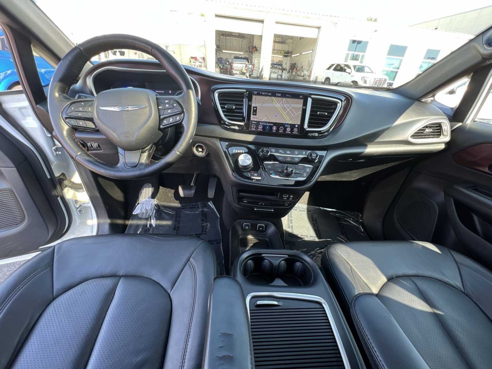 Used 2020 Chrysler Pacifica Touring-L FWD image 31