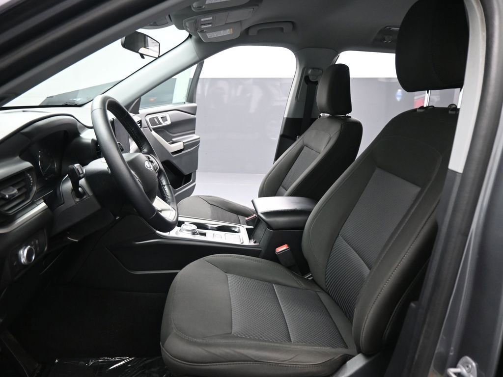 Certified 2022 Ford Explorer XLT image 10