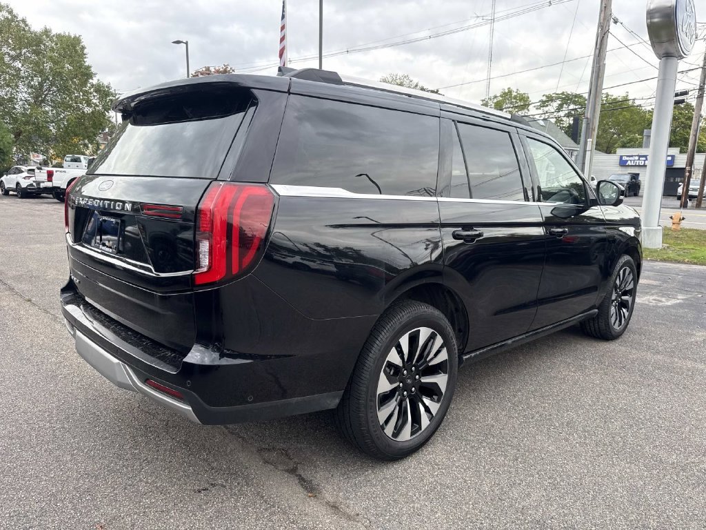 Certified 2025 Ford Expedition Platinum w/ Driver's Package AWD/4WD image 7