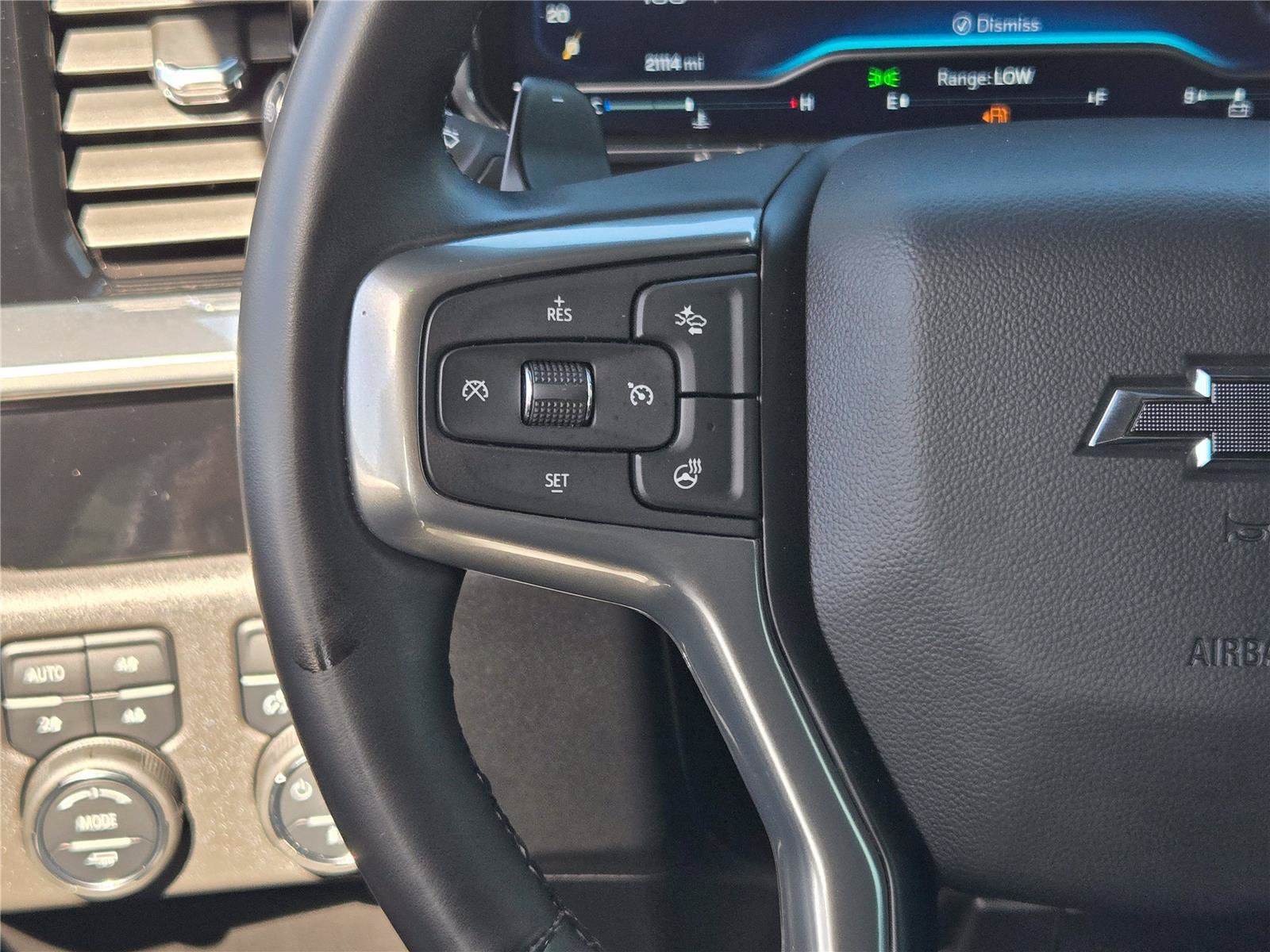 Used 2025 Chevrolet Silverado 1500 LT Trail Boss w/ Convenience Package II AWD/4WD image 25