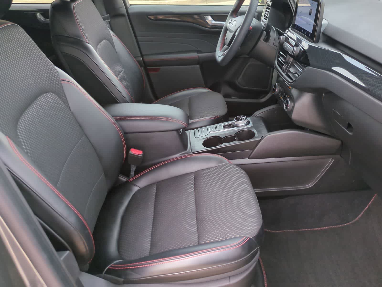 Certified 2023 Ford Escape ST-Line AWD/4WD image 21