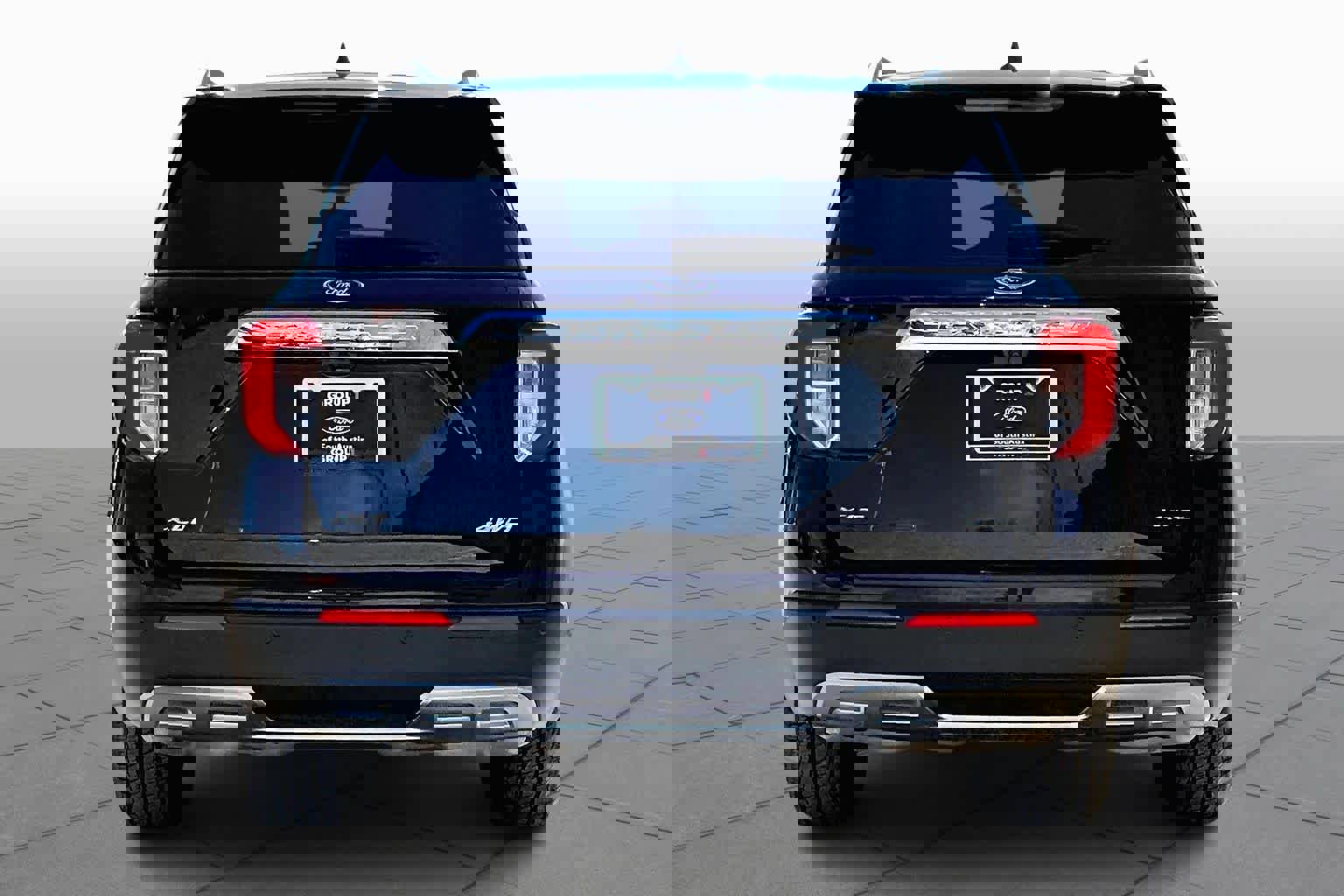 Certified 2023 Ford Explorer XLT w/ Equipment Group 202A AWD/4WD image 2