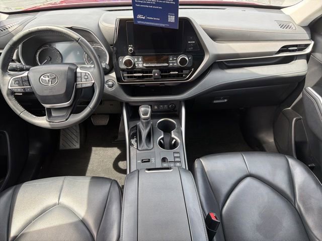 Used 2023 Toyota Highlander XLE FWD image 15