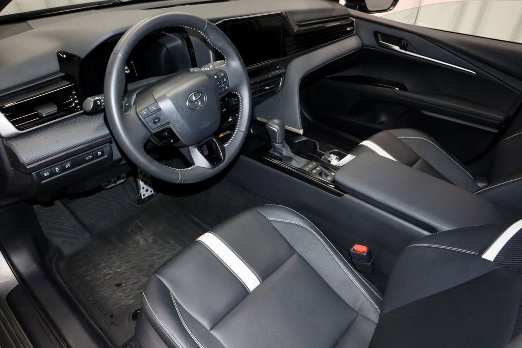 Used 2025 Toyota Camry SE AWD/4WD image 24