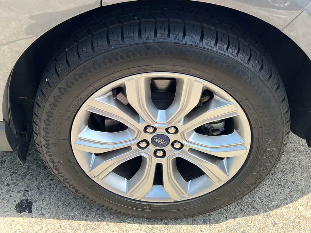 Certified 2022 Ford Edge Titanium AWD/4WD image 20