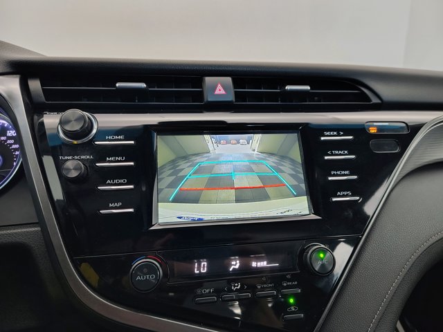 Used 2019 Toyota Camry SE FWD image 3