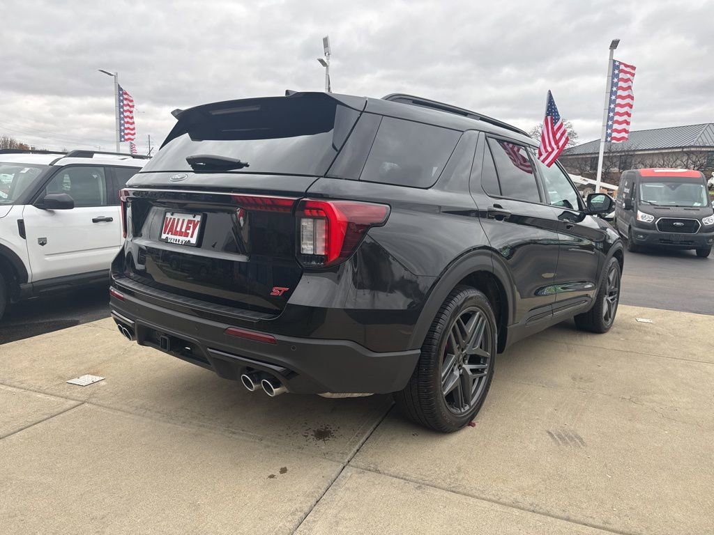 Certified 2025 Ford Explorer ST image 9