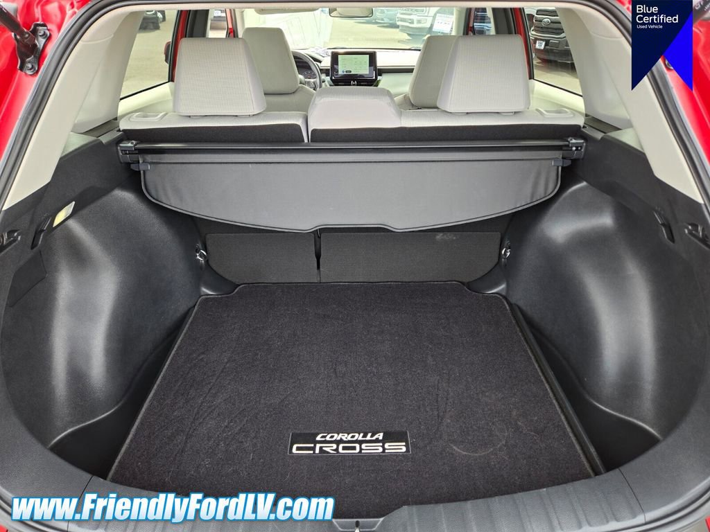 Used 2024 Toyota Corolla Cross LE w/ Moonroof Package FWD image 13