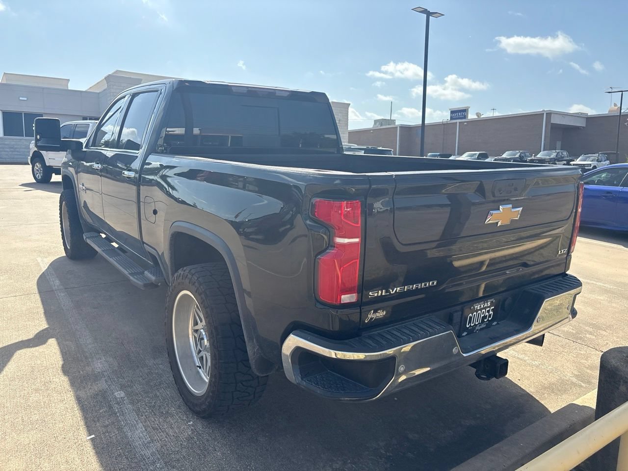 Used 2024 Chevrolet Silverado 2500 LTZ w/ LTZ Premium Texas Edition AWD/4WD image 12