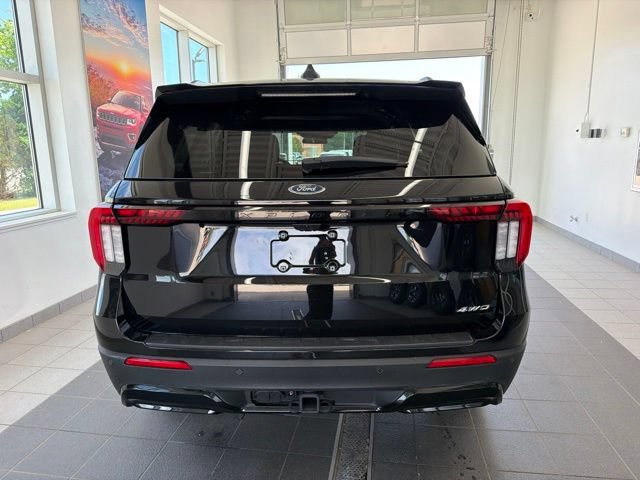 Certified 2025 Ford Explorer ST-Line AWD/4WD image 5