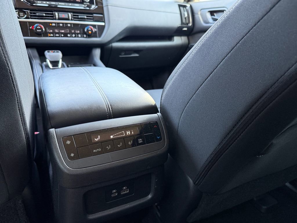 Used 2025 Nissan Pathfinder SV AWD/4WD image 24