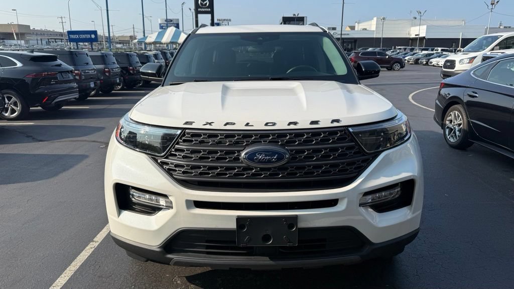 Certified 2023 Ford Explorer XLT w/ Equipment Group 202A AWD/4WD image 3