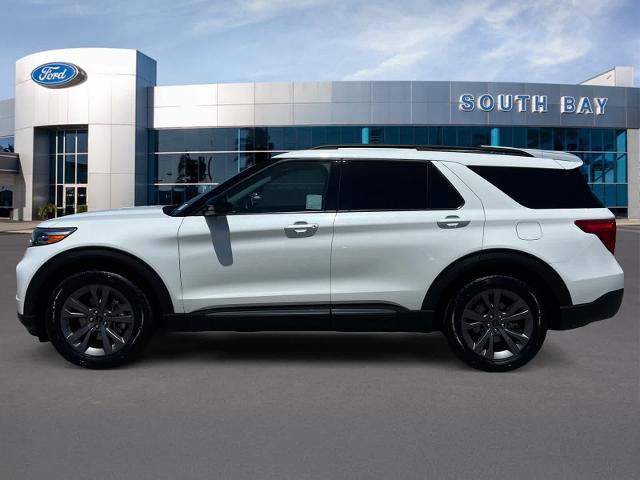 Certified 2023 Ford Explorer XLT w/ Equipment Group 202A RWD image 2