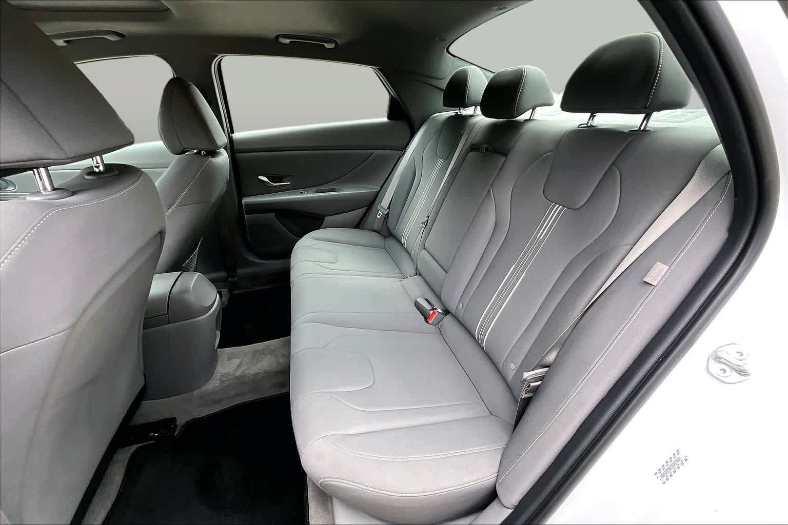 Used 2024 Hyundai Elantra SEL w/ Convenience Package FWD image 21