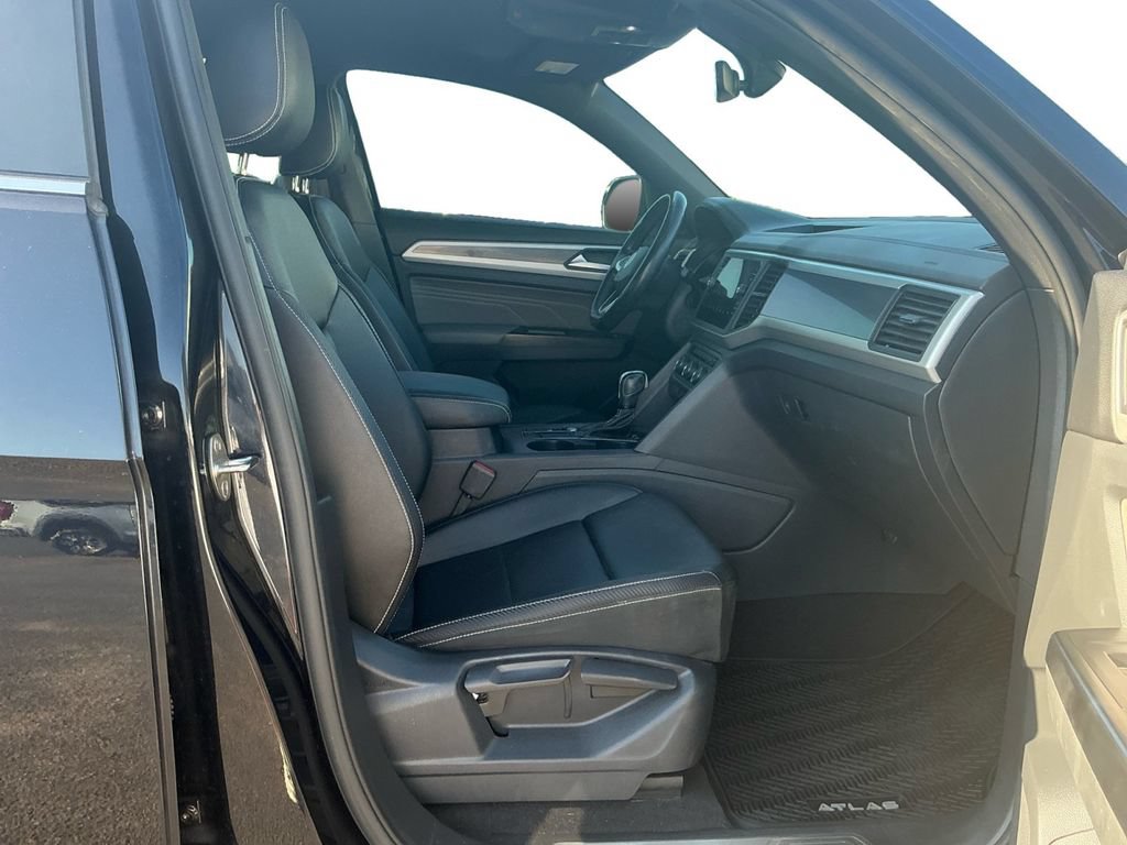 Used 2021 Volkswagen Atlas Cross Sport SE FWD image 22