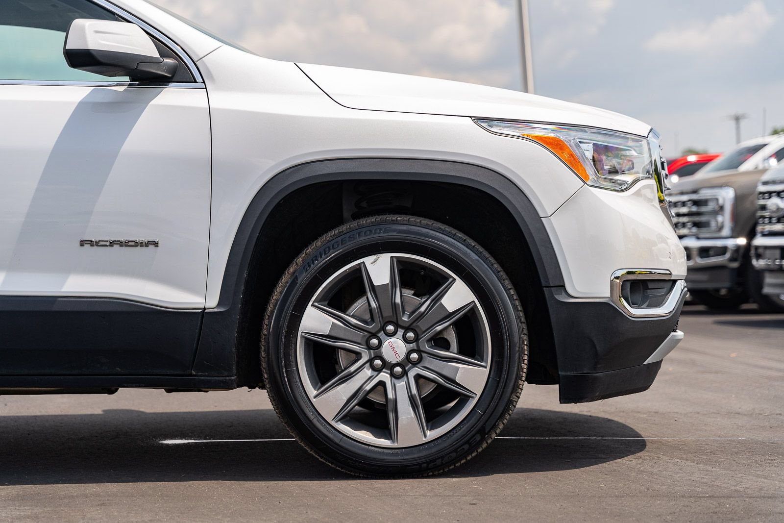 Used 2018 GMC Acadia SLT FWD image 9