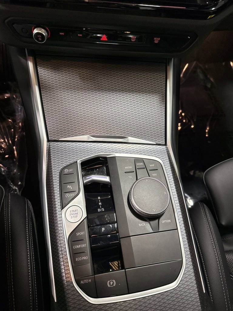 Used 2025 BMW 330i xDrive Sedan w/ Premium Package image 16