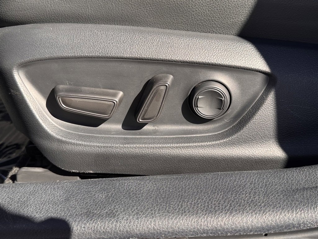 Used 2024 Toyota Camry SE image 18