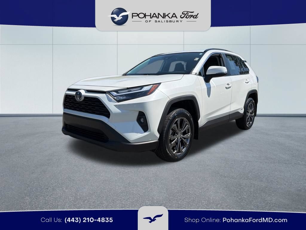Used 2022 Toyota RAV4 XLE Premium AWD/4WD image 2