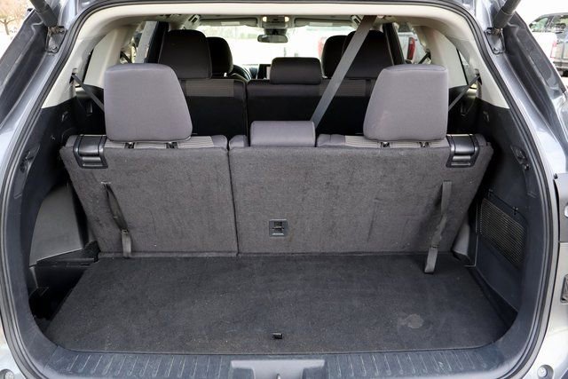 Used 2024 Toyota Highlander LE image 21