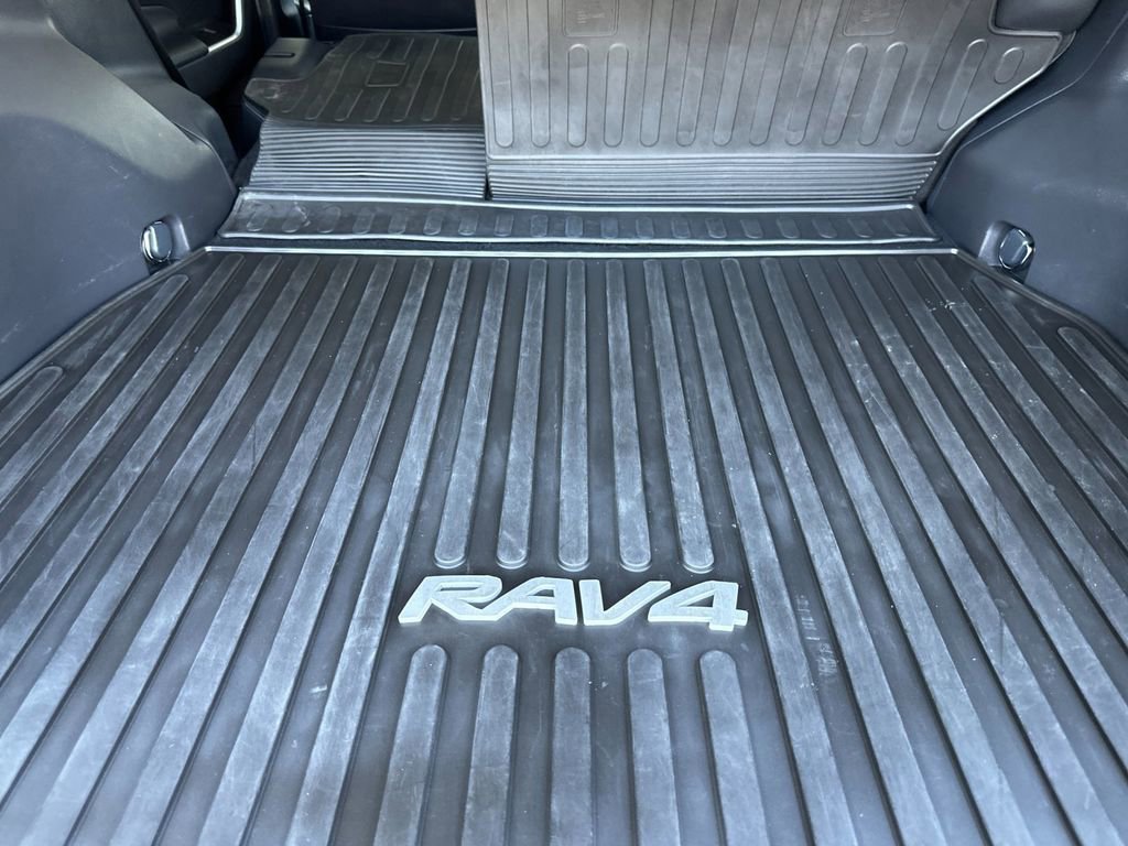 Used 2022 Toyota RAV4 XLE Premium FWD image 14