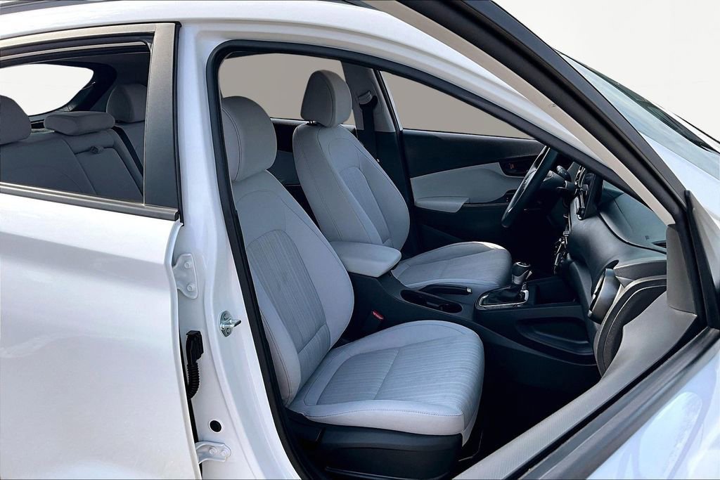 Used 2023 Hyundai Kona SEL w/ Cargo Package image 9