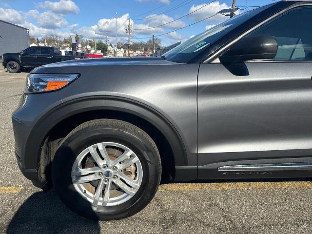 Certified 2023 Ford Explorer XLT image 5