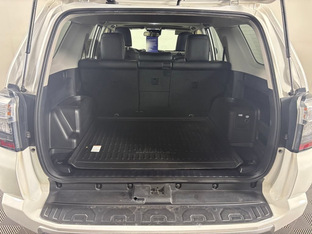 Used 2020 Toyota 4Runner TRD Off-Road Premium w/ Moonroof Package AWD/4WD image 31