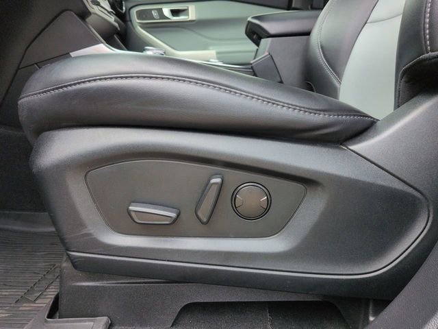 Certified 2022 Ford Explorer XLT w/ Equipment Group 202A image 24