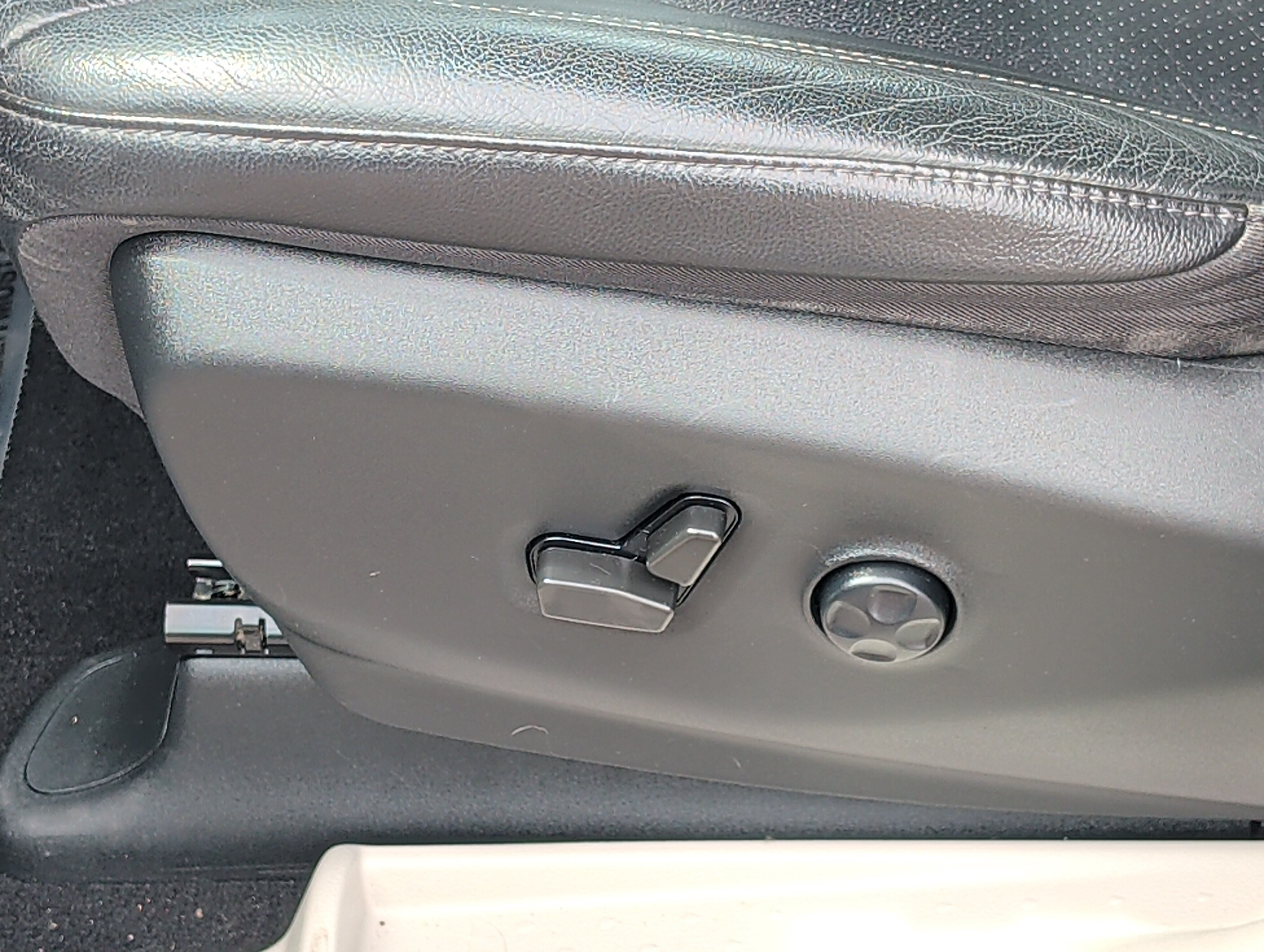 Used 2022 Chrysler Pacifica Touring-L w/ Uconnect Theater Family Group AWD/4WD image 20