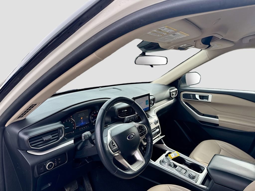 Certified 2023 Ford Explorer XLT w/ Equipment Group 202A image 9