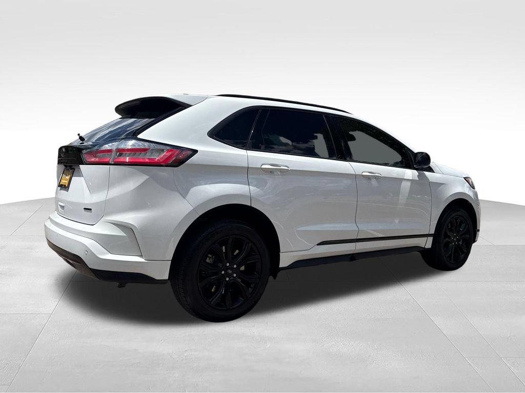 Certified 2023 Ford Edge SE w/ Black Appearance Package AWD/4WD image 10