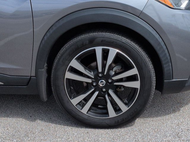 Used 2019 Nissan Kicks SR w/ Exterior Electronics Package FWD image 11