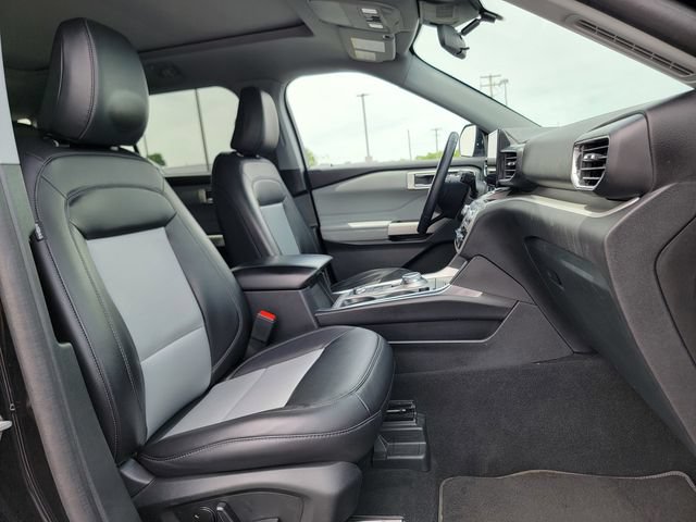 Certified 2023 Ford Explorer XLT w/ Equipment Group 202A AWD/4WD image 25