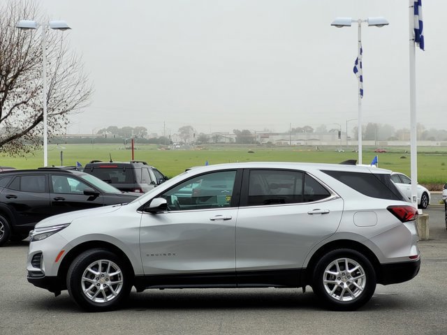 Used 2022 Chevrolet Equinox LT image 2