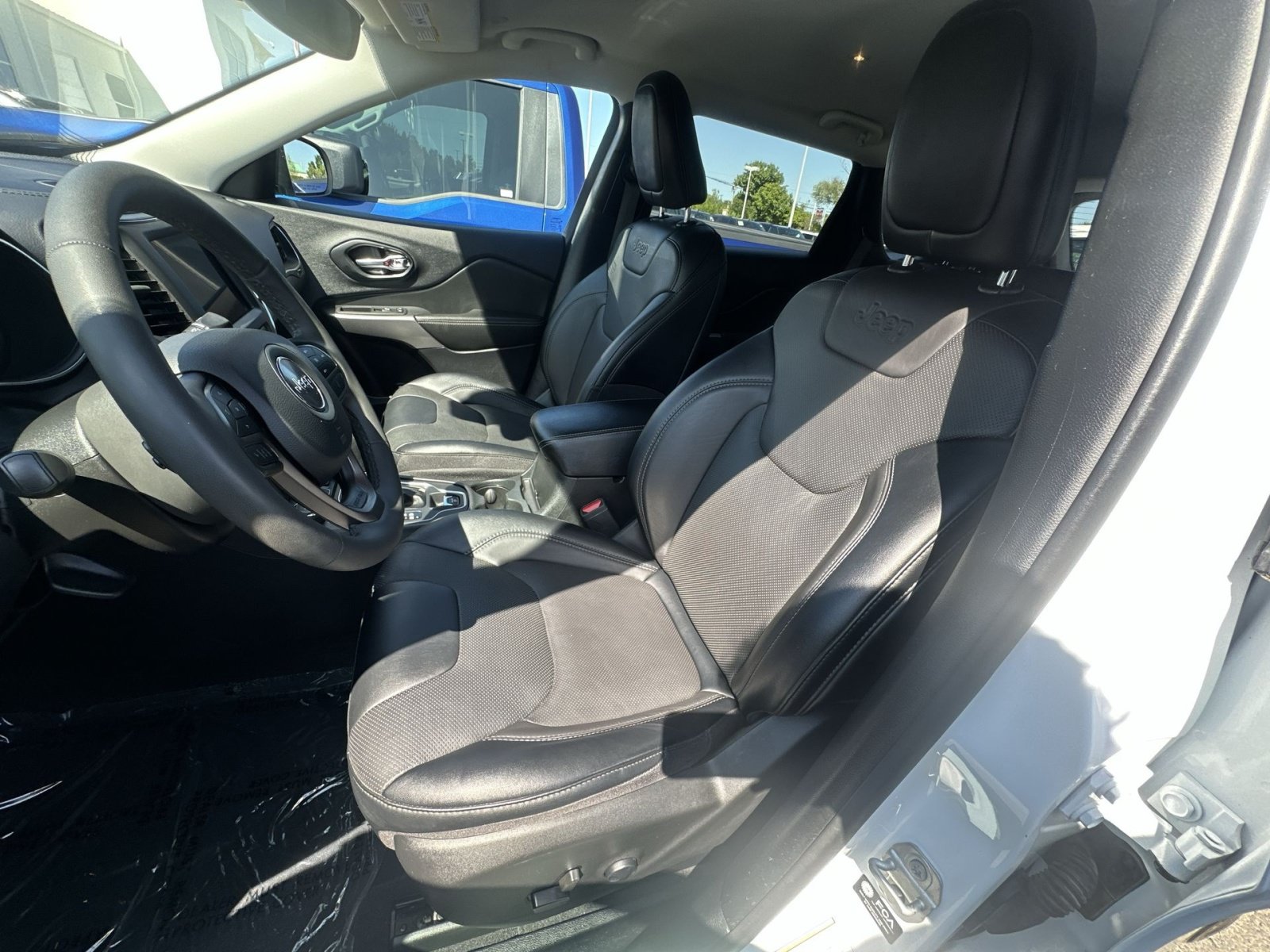 Used 2022 Jeep Cherokee Latitude Lux AWD/4WD image 21